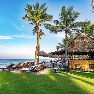 4* Курортный комплекс Hoi An Beach Resort